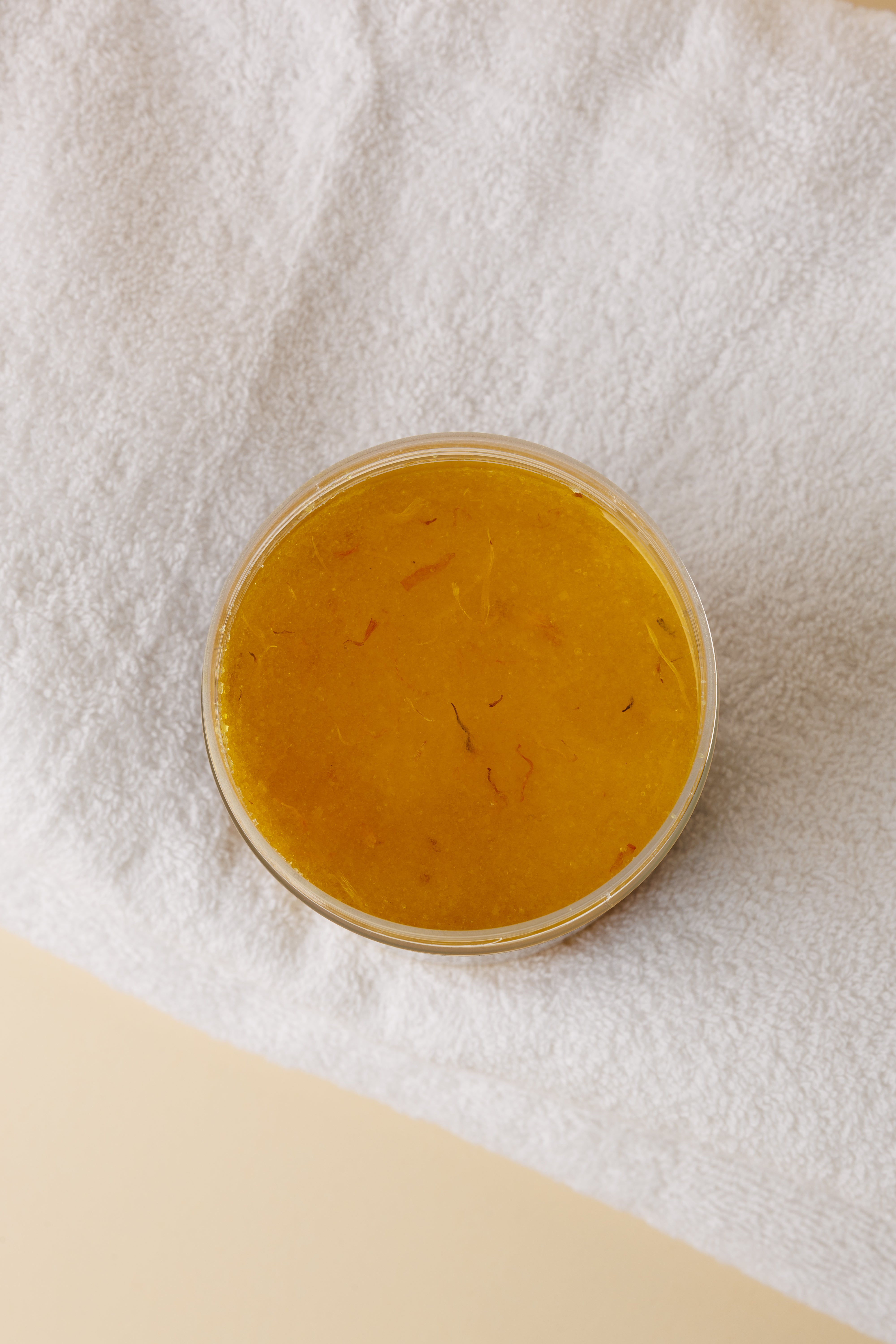 Żółty peeling solno-cukrowy z nagietkiem