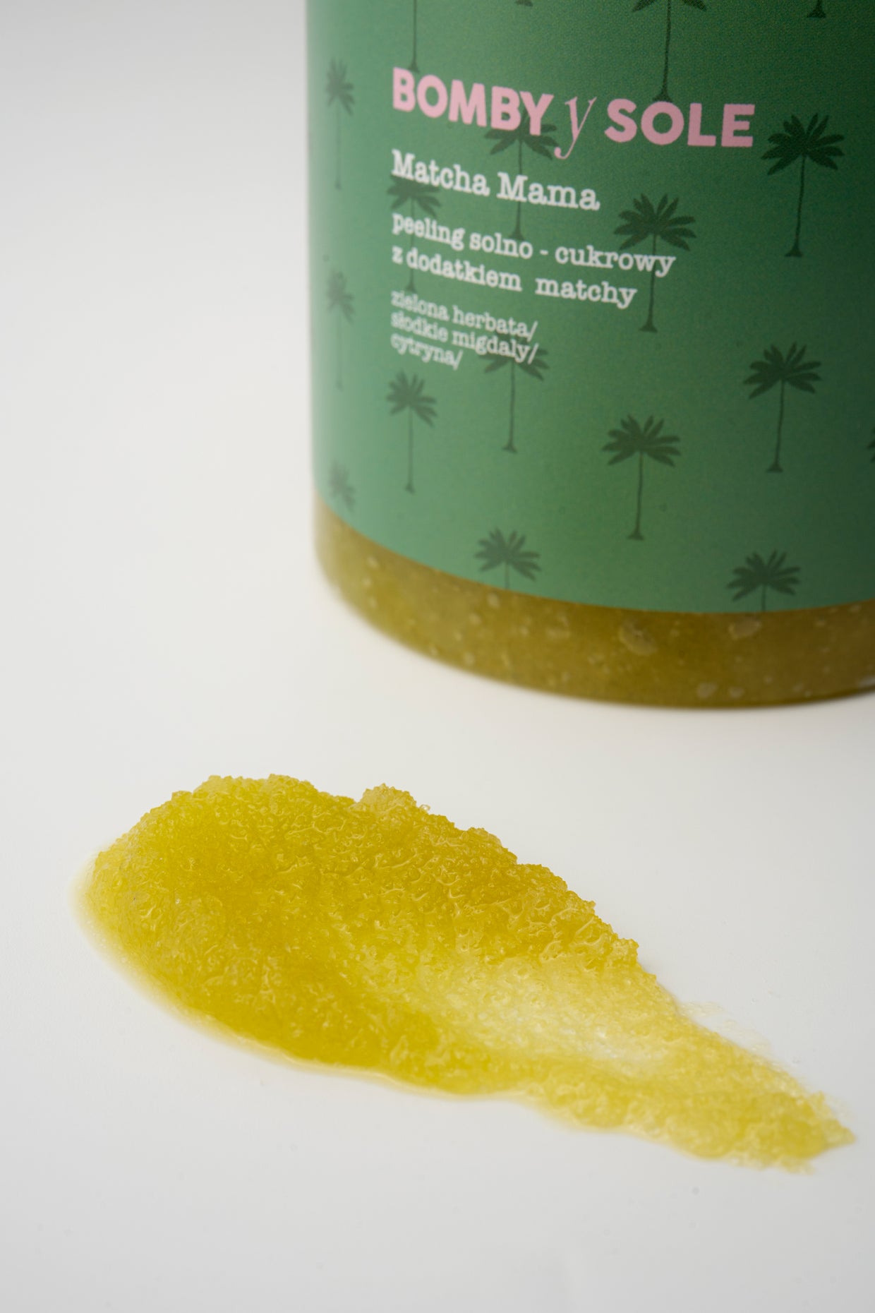Peeling solno-cukrowy ze sproszkowaną matchą 500ml