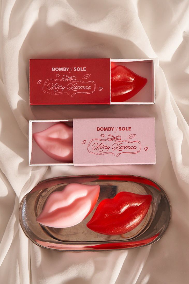 Usta różowe Merry Kissmas  (mydło)