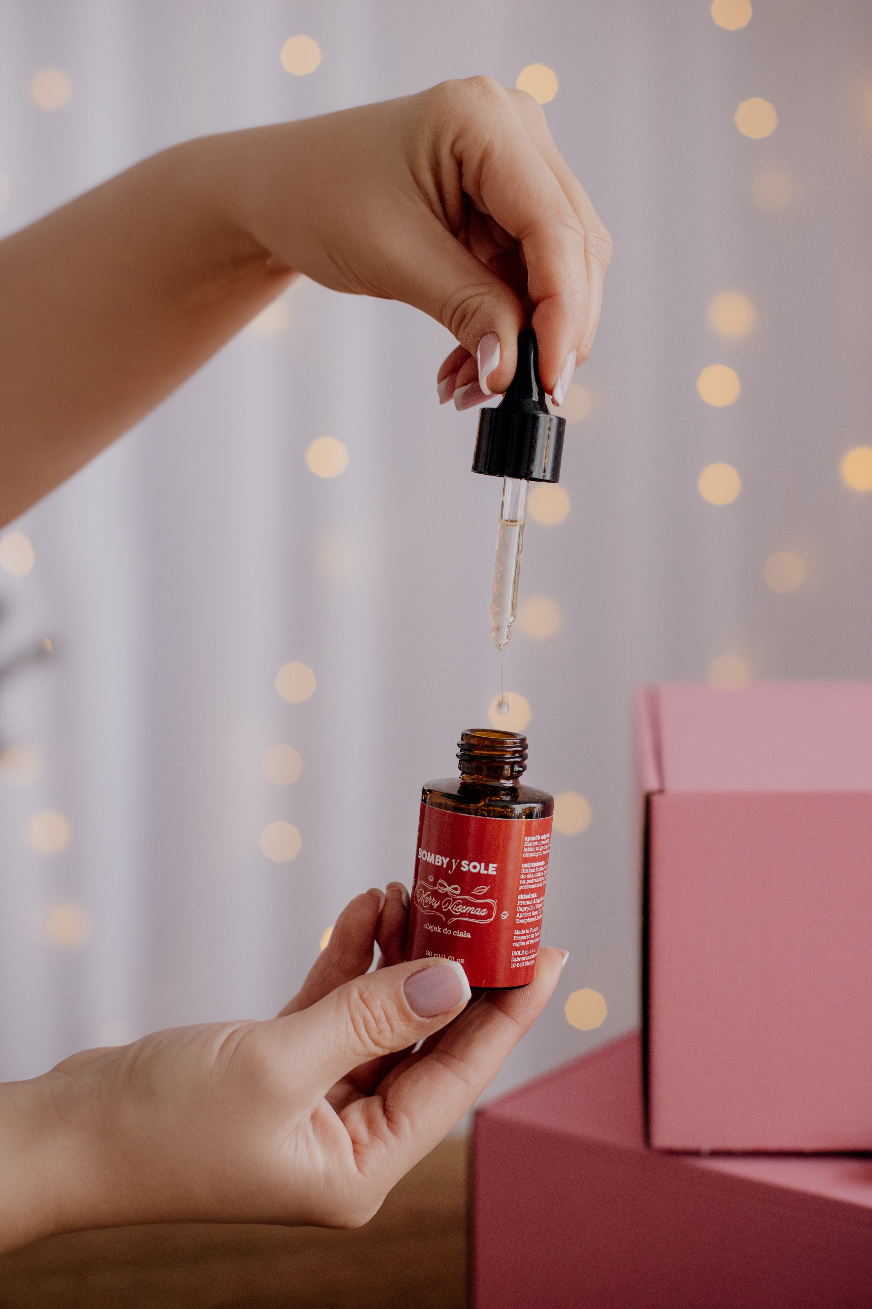 Olejek do ciała ze złotymi drobinkami - Merry Kissmas świąteczna kolekcja limitowana